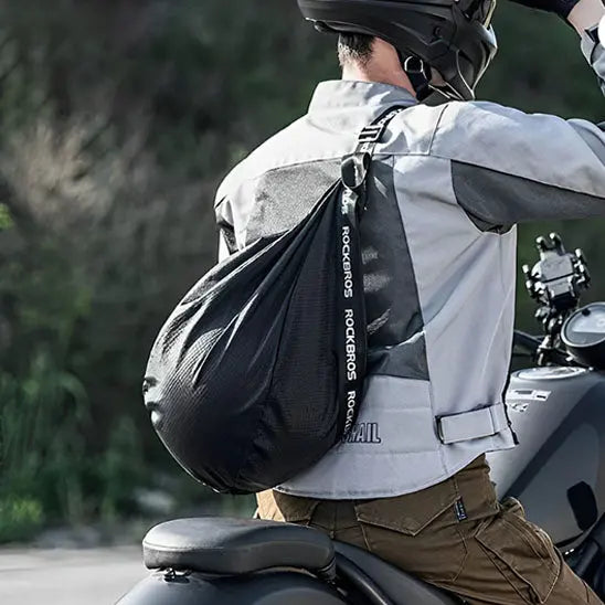 Sac à Dos pour Casque Moto – Grande Capacité et Design Réfléchissant - MotoComplice