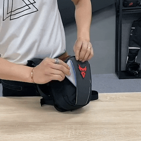 Sac de jambe moto étanche compact – Pratique et discret - MotoComplice