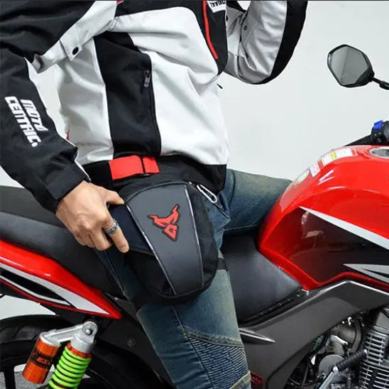 Sac de jambe moto étanche compact – Pratique et discret - MotoComplice