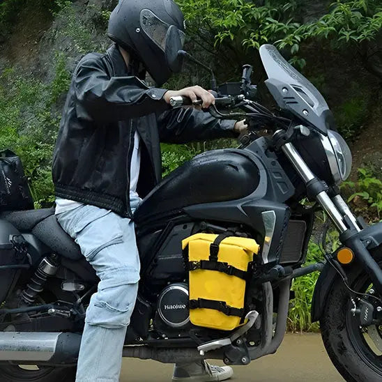 Sac moto étanche 8L, universel et robuste - MotoComplice